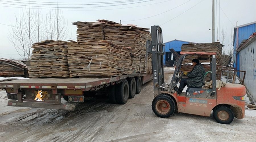 竹膠板裝貨 竹膠板裝貨