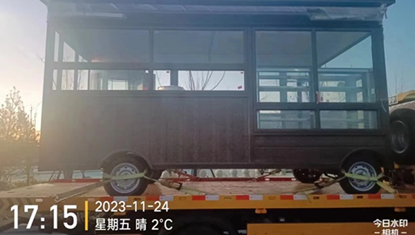 5.6米道路救援車拉貨